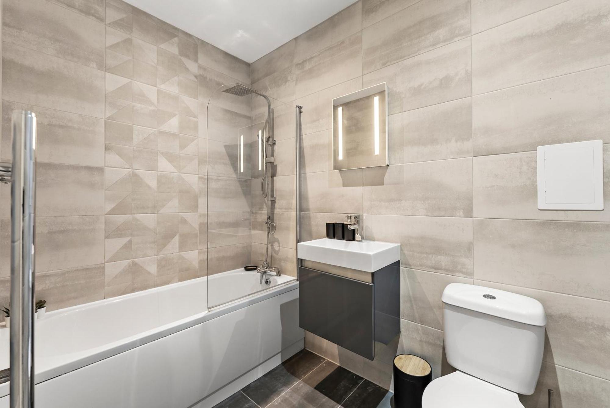 Comfortable 2-Bedroom Stay In Норвіч Екстер'єр фото